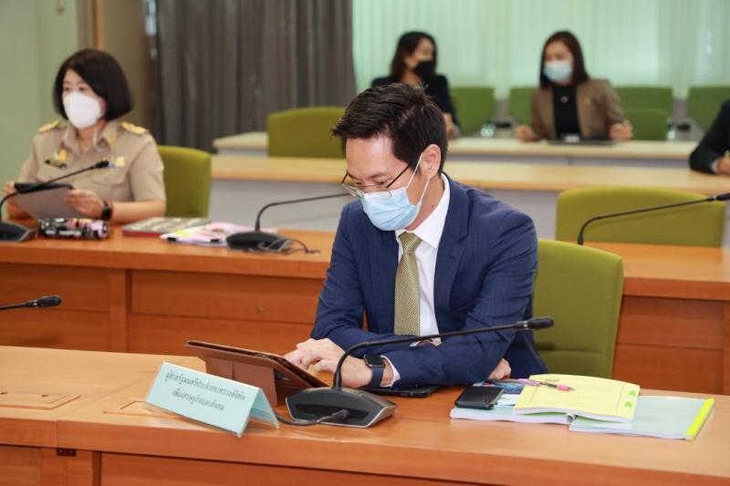 ปลัด พม. มอบหมาย รอ�