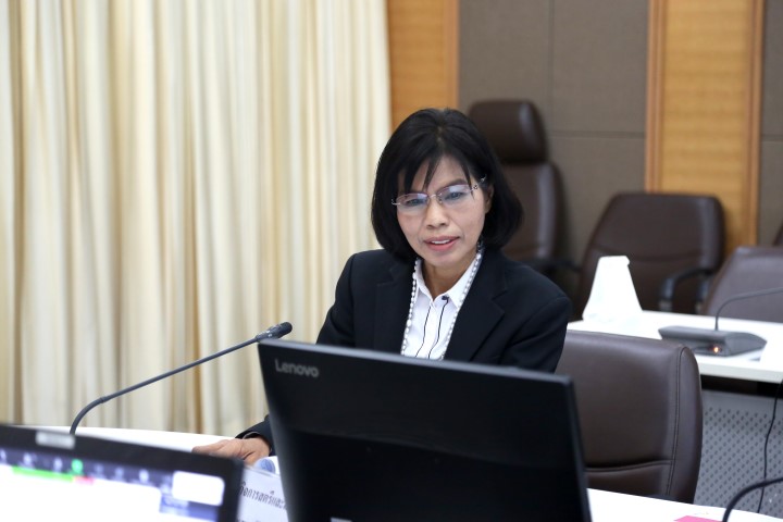 รองปลัด พม. เป็นปร�