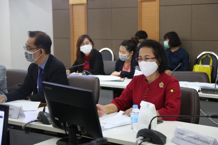 รองปลัด พม. เป็นปร�