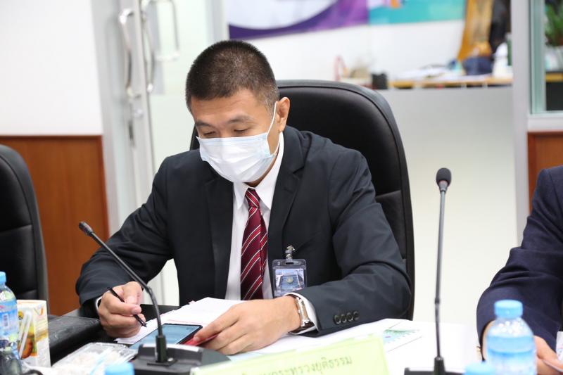 รองปลัด พม. เป็นปร�