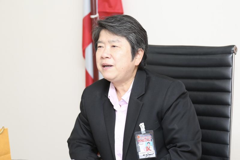 รองปลัด พม. เป็นปร�