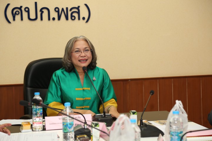 รองปลัด พม. ให้สัม�