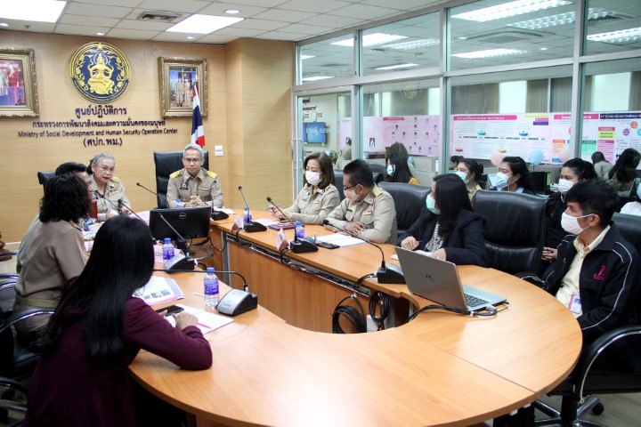 รองปลัด พม. ร่วมปร�