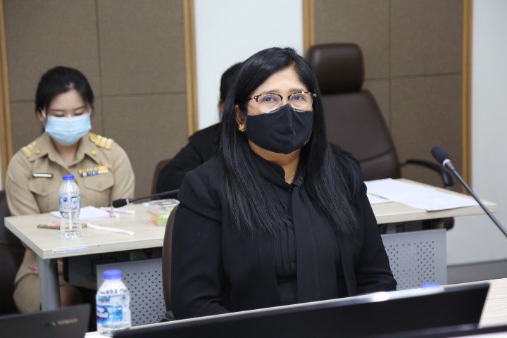 รองปลัด พม. เป็นปร�