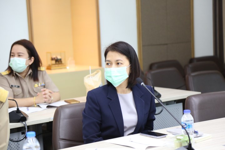 รองปลัด พม. เป็นปร�