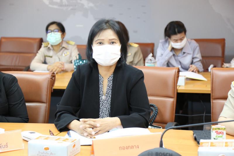 รองปลัด พม. เป็นปร�