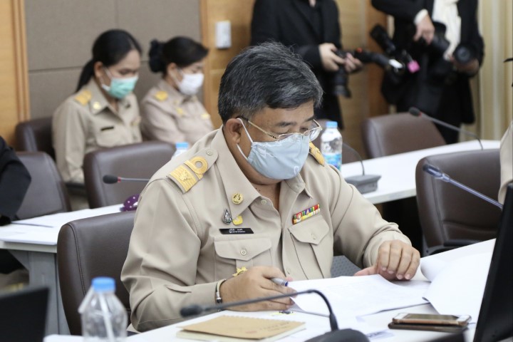 รมว.พม. เป็นที่ปรึ�