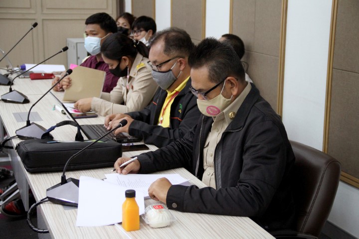 รองปลัด พม. เป็นปร�