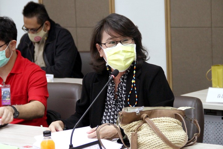 รองปลัด พม. เป็นปร�