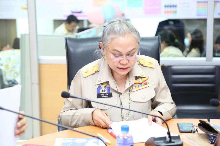 รองปลัด พม. เป็นปร�