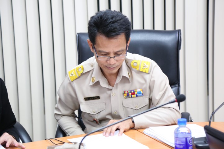 รองปลัด พม. เป็นปร�