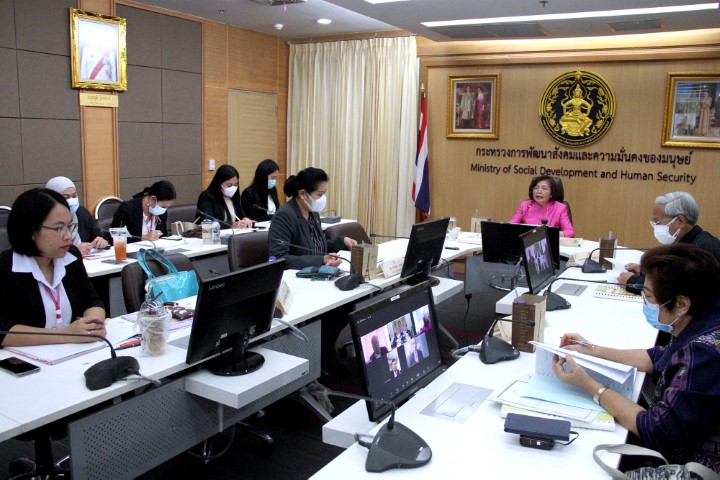 ปลัด พม. เป็นประธา�