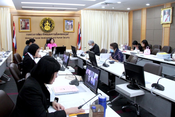 ปลัด พม. เป็นประธา�