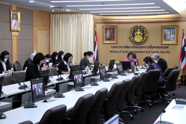 ปลัด พม. เป็นประธา�