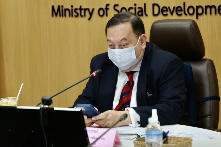 รมว.พม. เป็นประธาน�