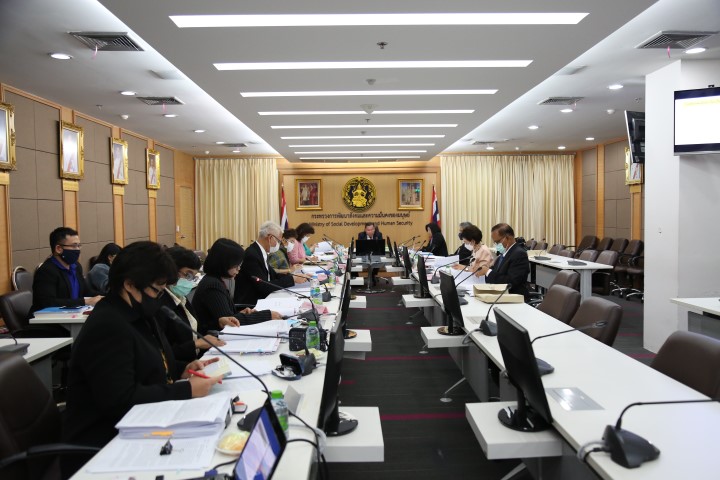 รมว.พม. เป็นประธาน�