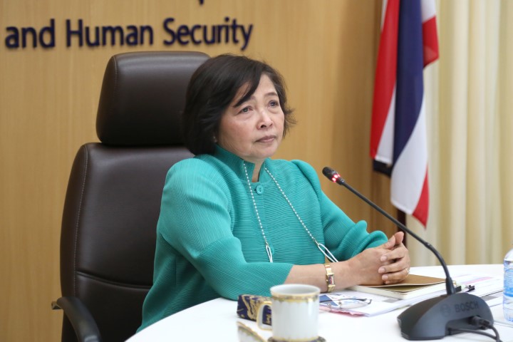 ปลัด พม. เป็นประธา�