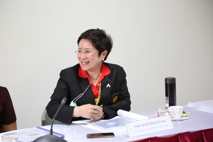 รองปลัด พม. เป็นปร�