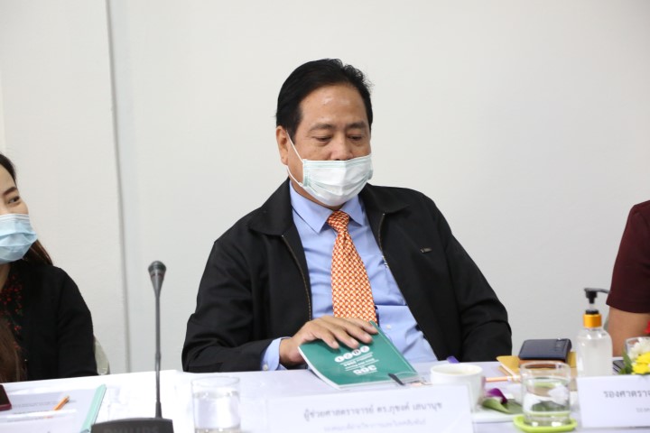 รองปลัด พม. เป็นปร�