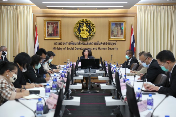 ปลัด พม. เป็นประธา�