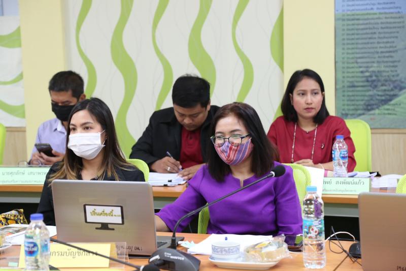 รองปลัด พม. เป็นปร�