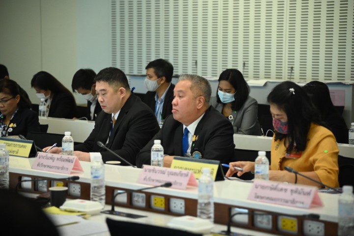 รมว.พม. และผู้บริห�