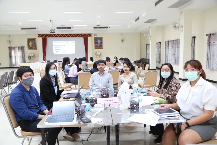 รองปลัด พม. เป็นปร�