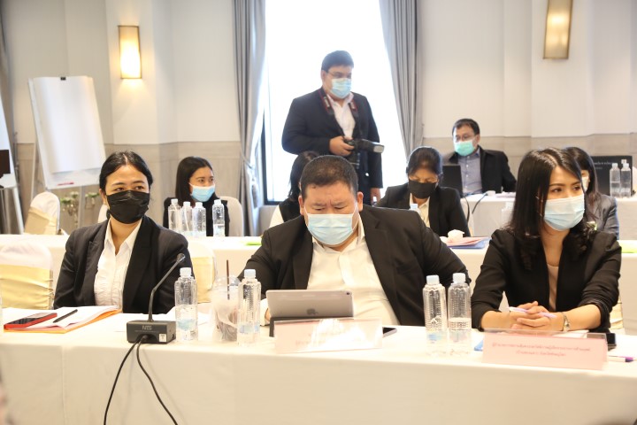 รองปลัด พม. เป็นปร�