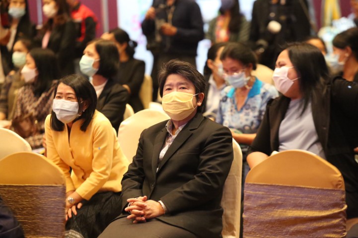 รองปลัด พม. เข้าร่�