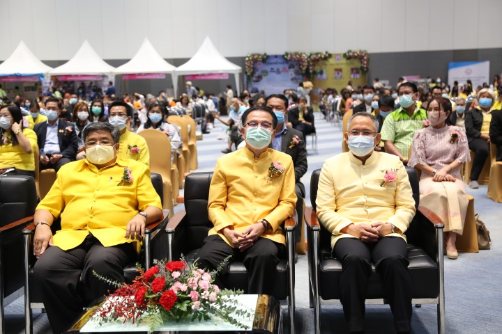 ปลัด พม. เป็นประธา�
