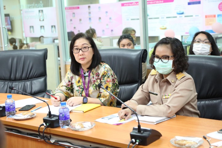 รองปลัด พม. เป็นปร�