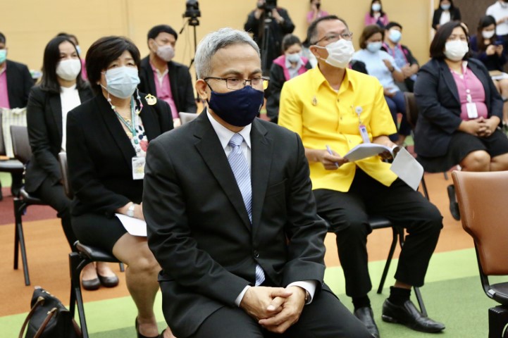 ปลัด พม. เป็นประธา�