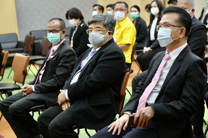ปลัด พม. เป็นประธา�