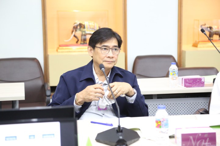รองปลัด พม. เป็นปร�