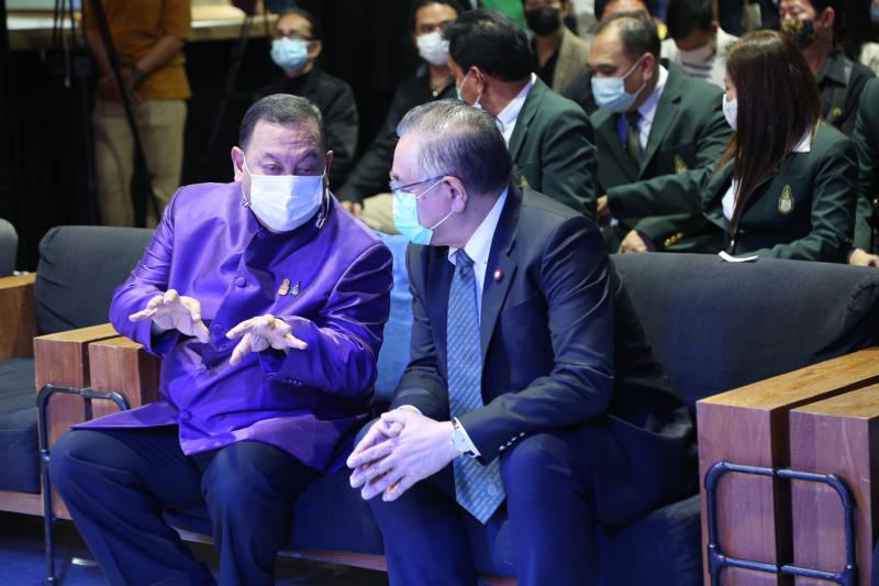 รมว.พม. เป็นประธาน�