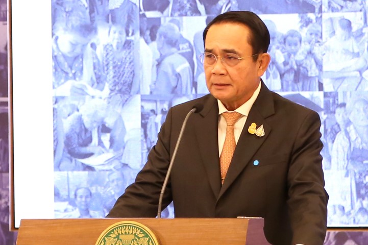 รมว.พม. เป็นสักขีพ�