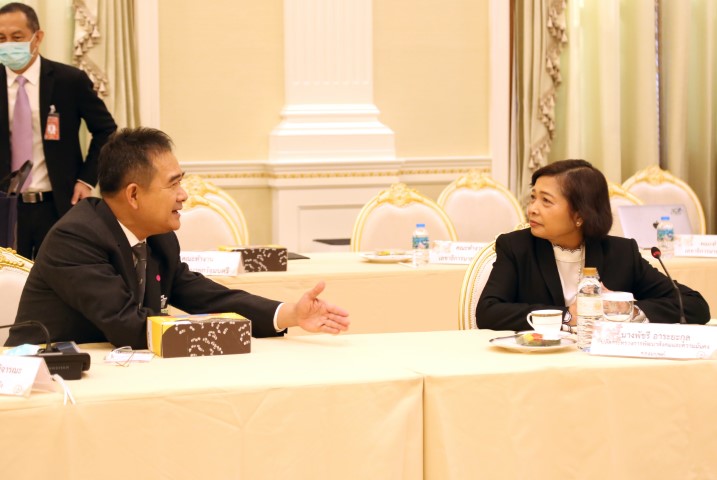 ปลัด พม. ร่วมการปร�