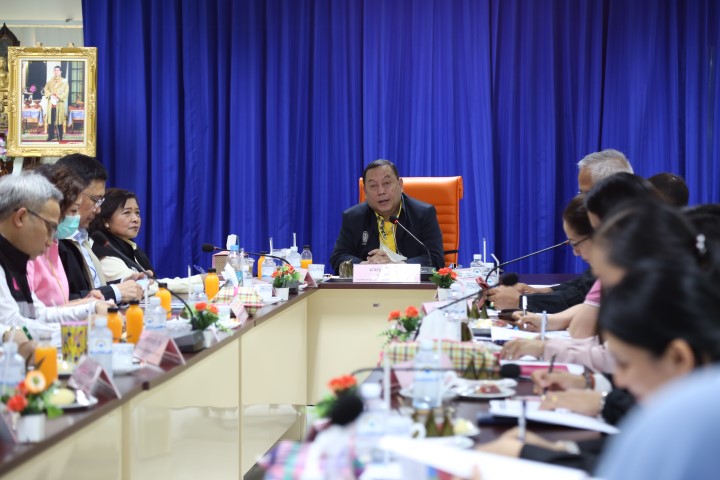 รมว.พม. ลงพื้นที่จ�