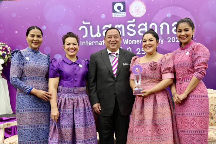 รมว.พม. เป็นประธาน�