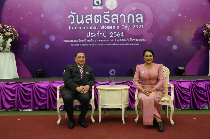 รมว.พม. เป็นประธาน�
