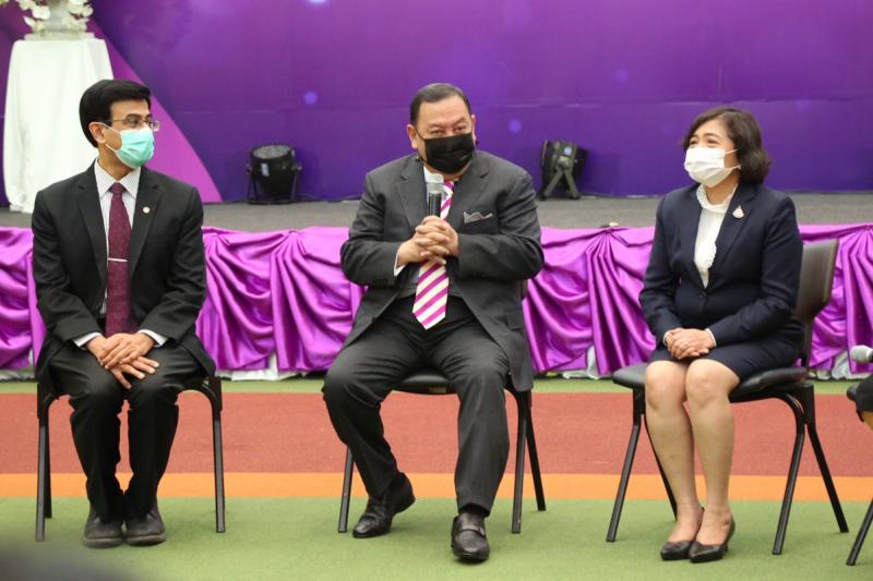รมว.พม. ร่วมให้กำล�