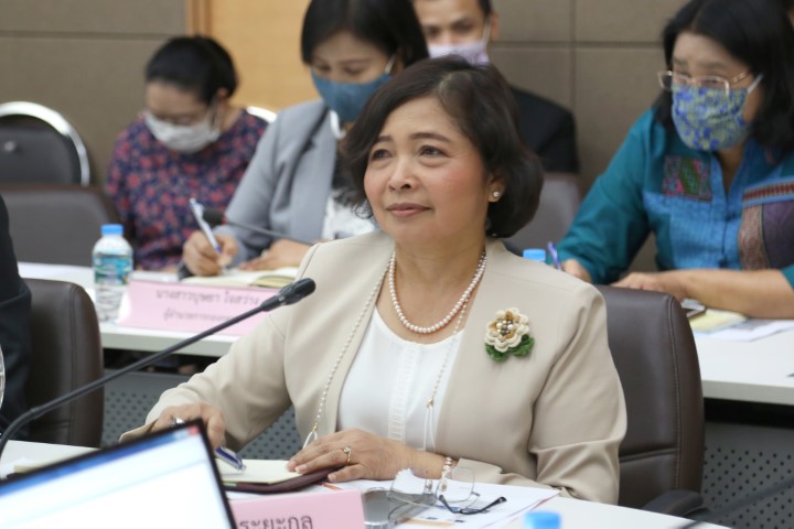 รมว.พม. ประชุมผู้บ�