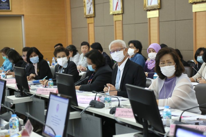 รมว.พม. ประชุมผู้บ�