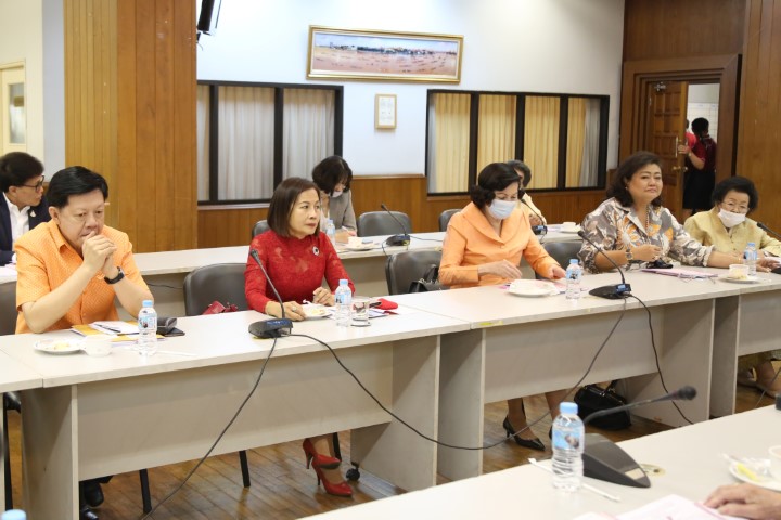 รองปลัด พม. ประชุม�