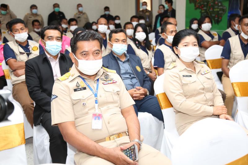 รมว.พม. ลงพื้นที่จ�