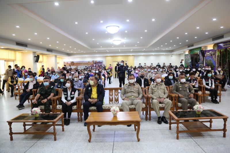 รมว.พม. ลงพื้นที่จ�