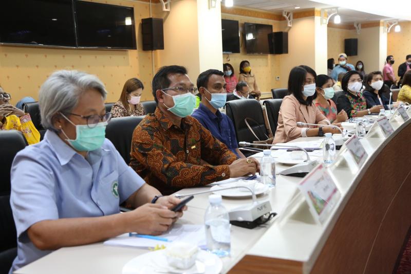 รมว.พม. เป็นประธาน�