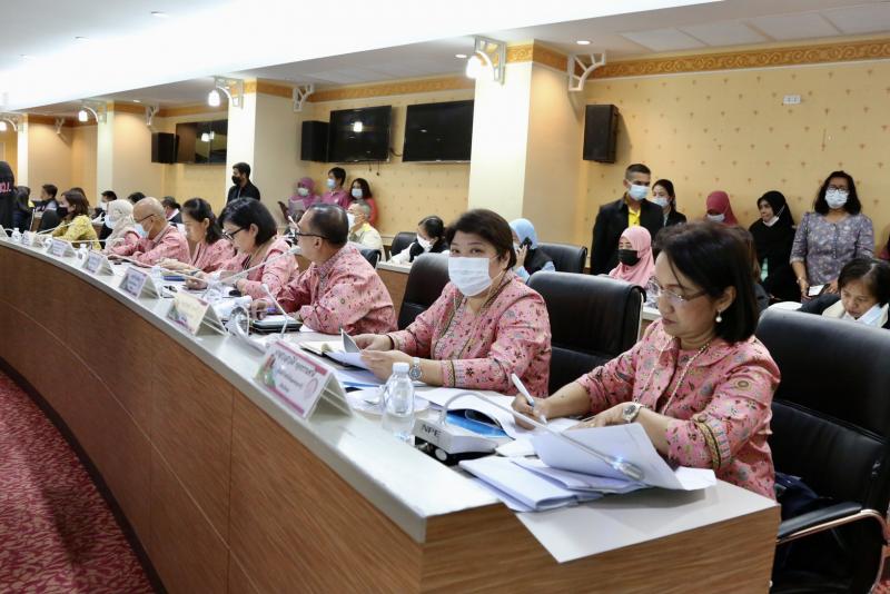 รมว.พม. เป็นประธาน�