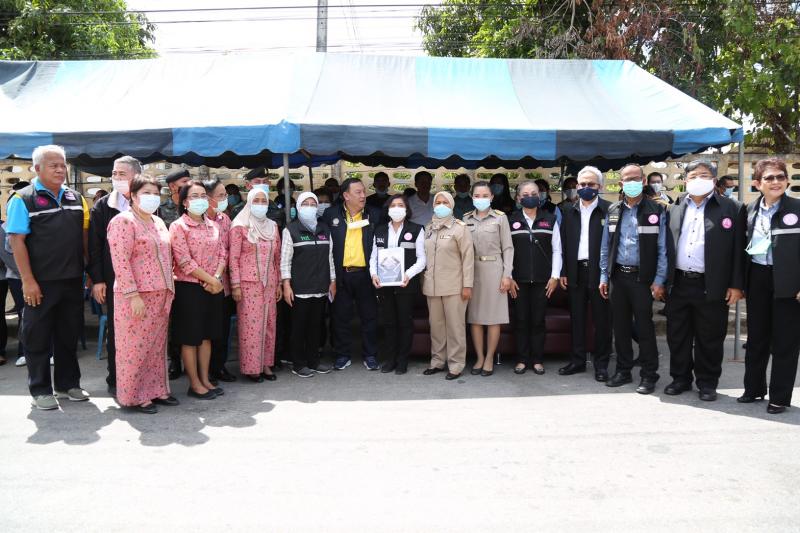 รมว.พม. ลงพื้นที่เ�
