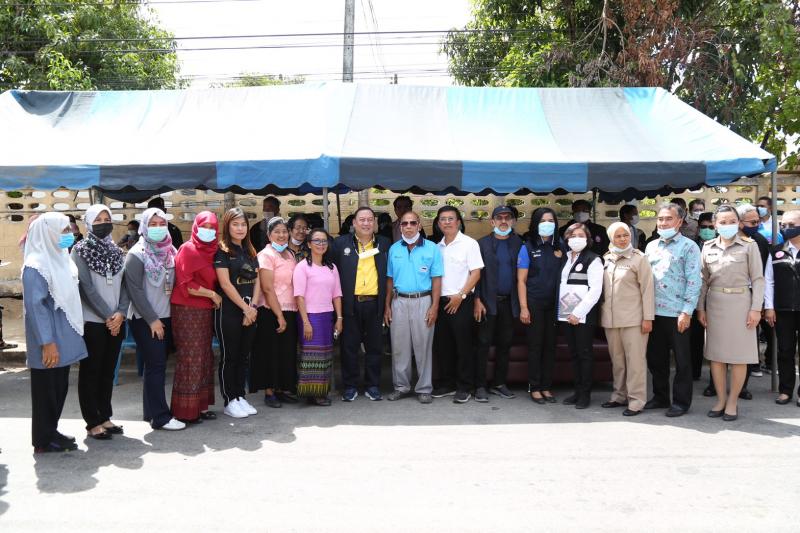รมว.พม. ลงพื้นที่เ�